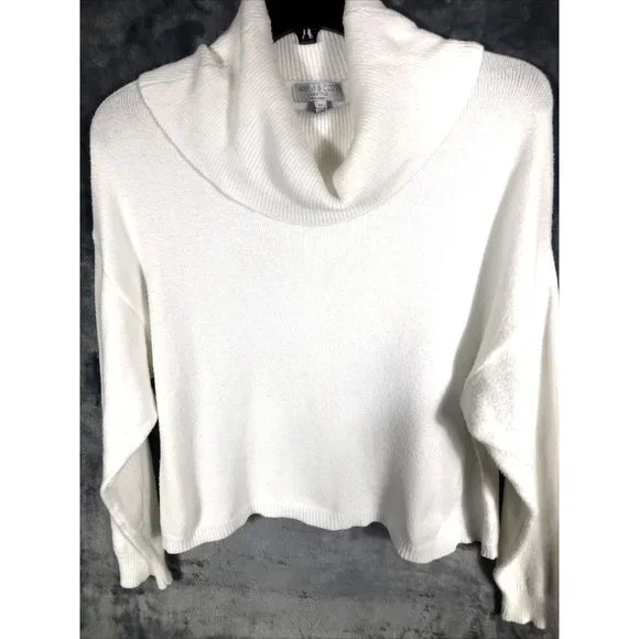 Warm And Cozy Lifestyle Sweater Woman's Adult Medium - Picture 3 of 15